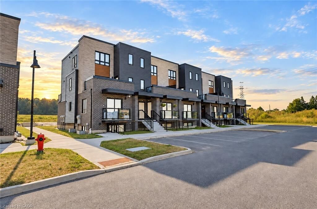 Property Photo:  235 Chapel Hill Drive 11  ON N2R 1N3 