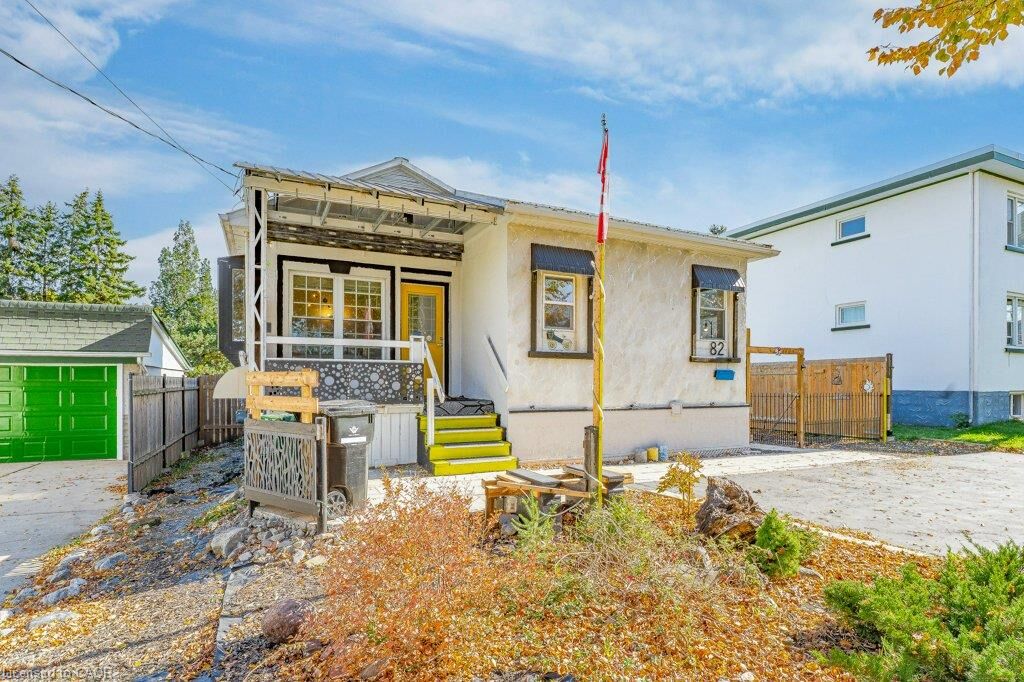 Property Photo:  82 Kehl Street  ON N2M 3T9 