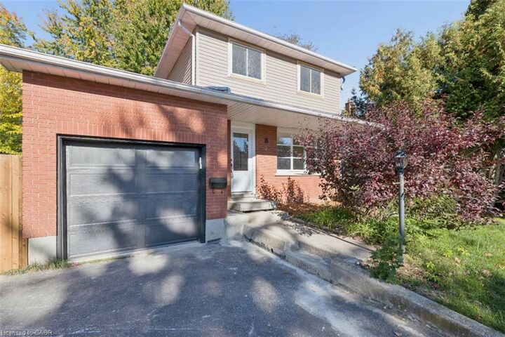 Property Photo:  8 Forest Glen Crescent  ON N2N 1C8 