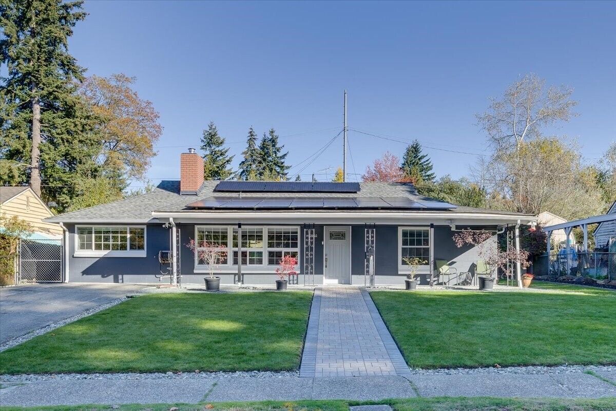 Property Photo:  17040  3rd Avenue NE  WA 98155 