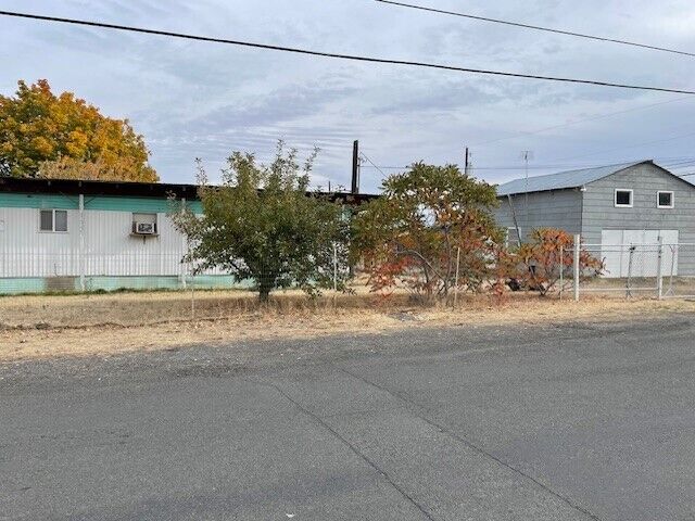 Property Photo:  191  Ephrata Avenue NW  WA 98851 