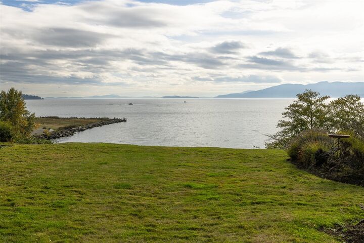Property Photo:  3041  Eldridge Avenue  WA 98225 