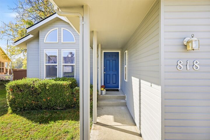 Property Photo:  818 SE Marine Drive 818  WA 99324 