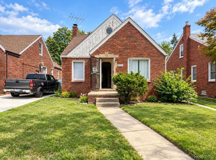 Property Photo: 18500 Freeland Street MI 48235