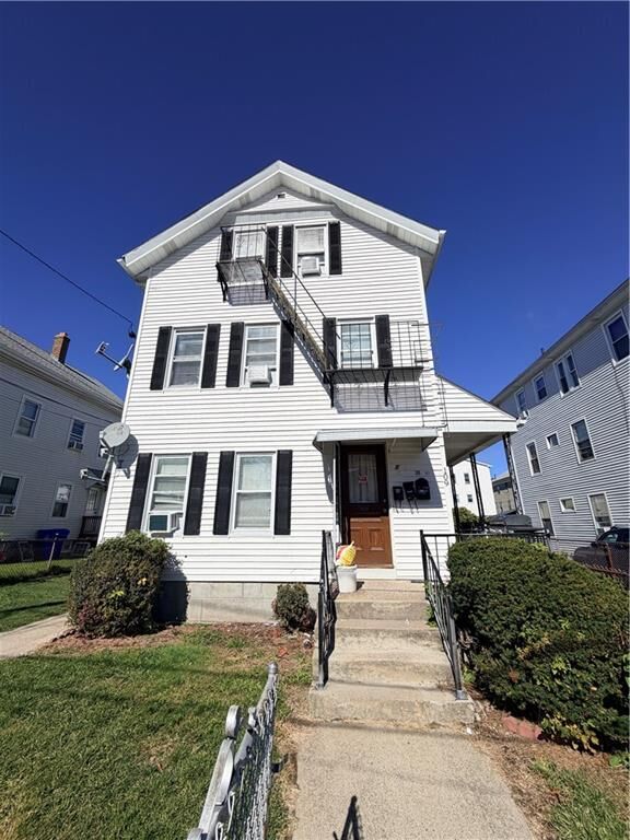 Property Photo:  