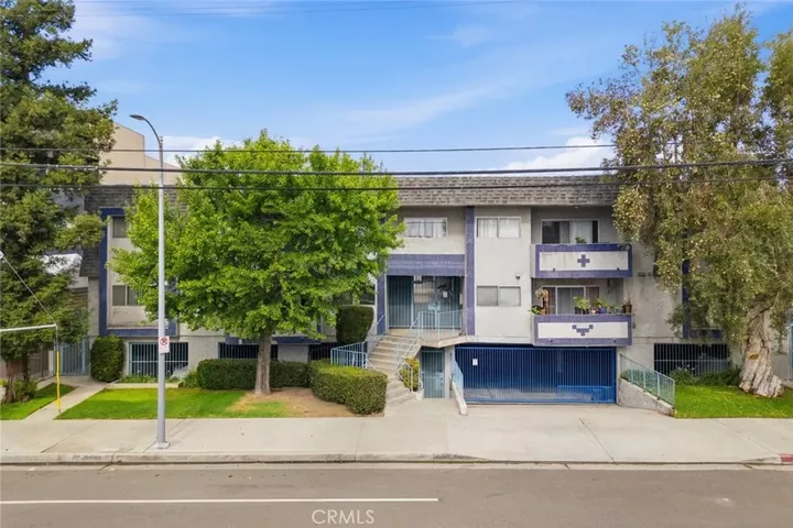 Property Photo:  6245 Woodman Avenue 209  CA 91401 