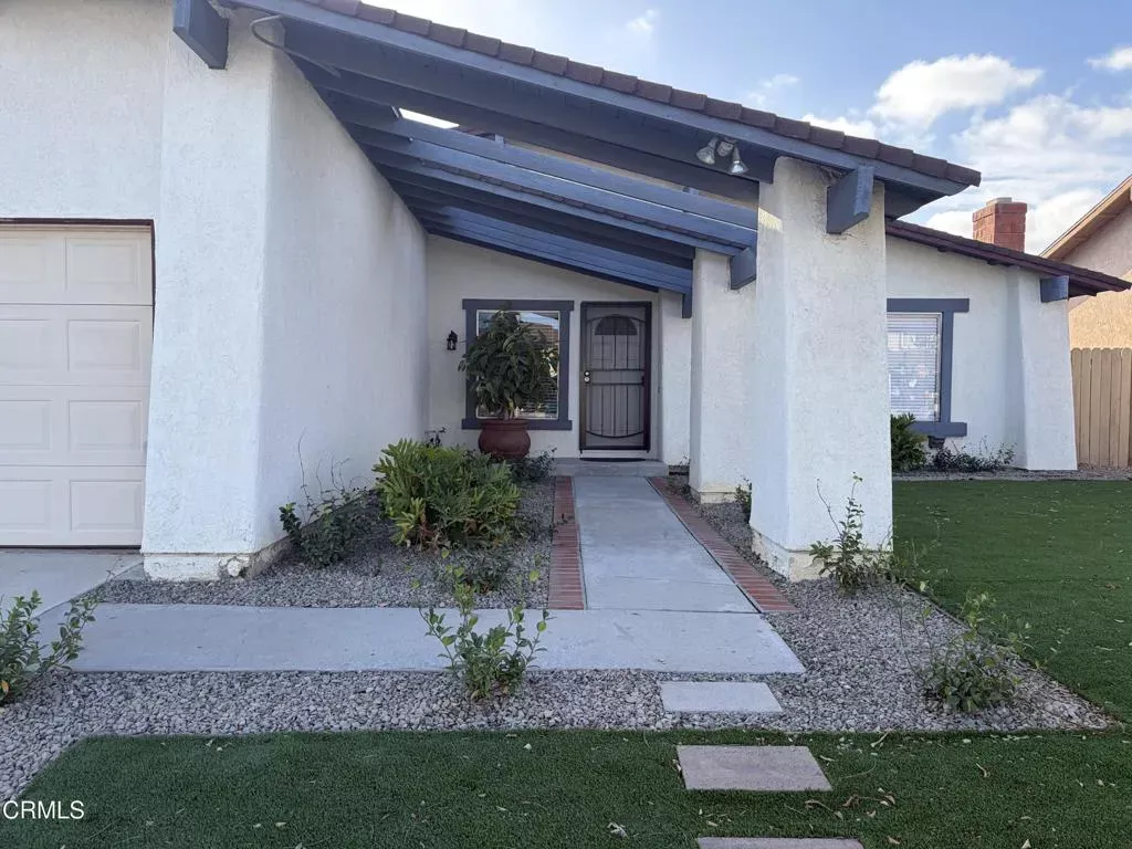 Property Photo:  2461 Bunting Avenue  CA 93003 