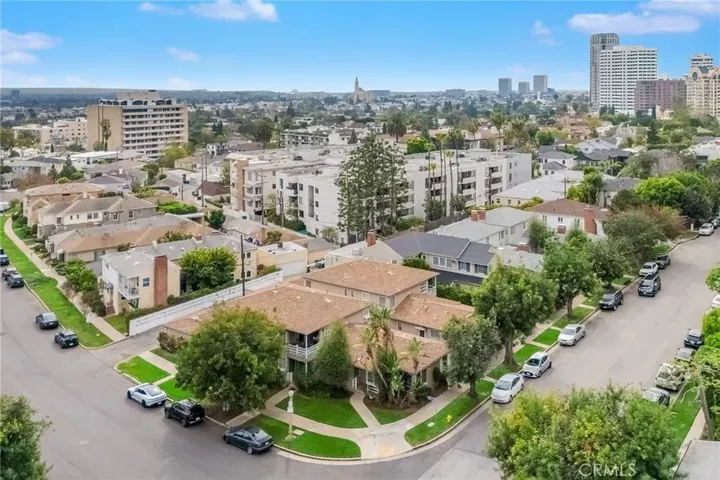 Property Photo:  1232 Devon  CA 90024 