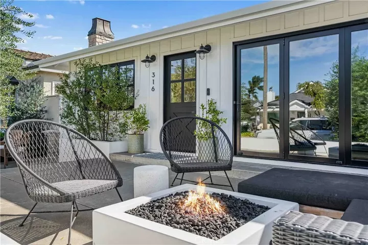 Property Photo: 316 Claremont CA 90803
