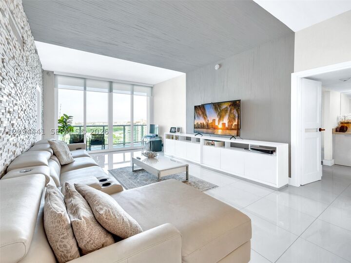 Property Photo:  100 Bayview Dr Ph01  FL 33160 