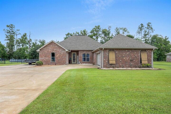 Property Photo:  164 Landry Drive  LA 70657 
