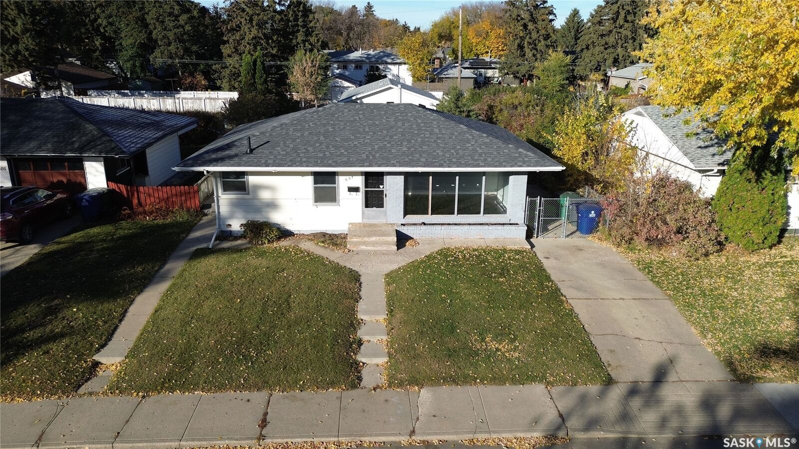 Property Photo:  607 Q Avenue N  SK S7L 2Y2 