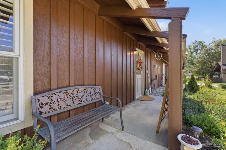 Property Photo:  5 Meadow Lakes Drive  CA 93561 