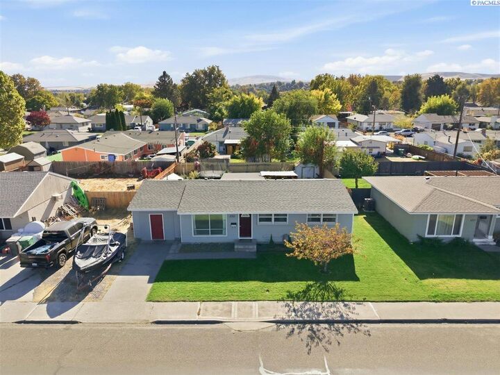 Property Photo: 333 W 10th Ave WA 99336