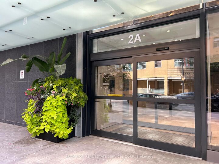 Property Photo:  2A Church Street 1105  ON M5E 0E1 