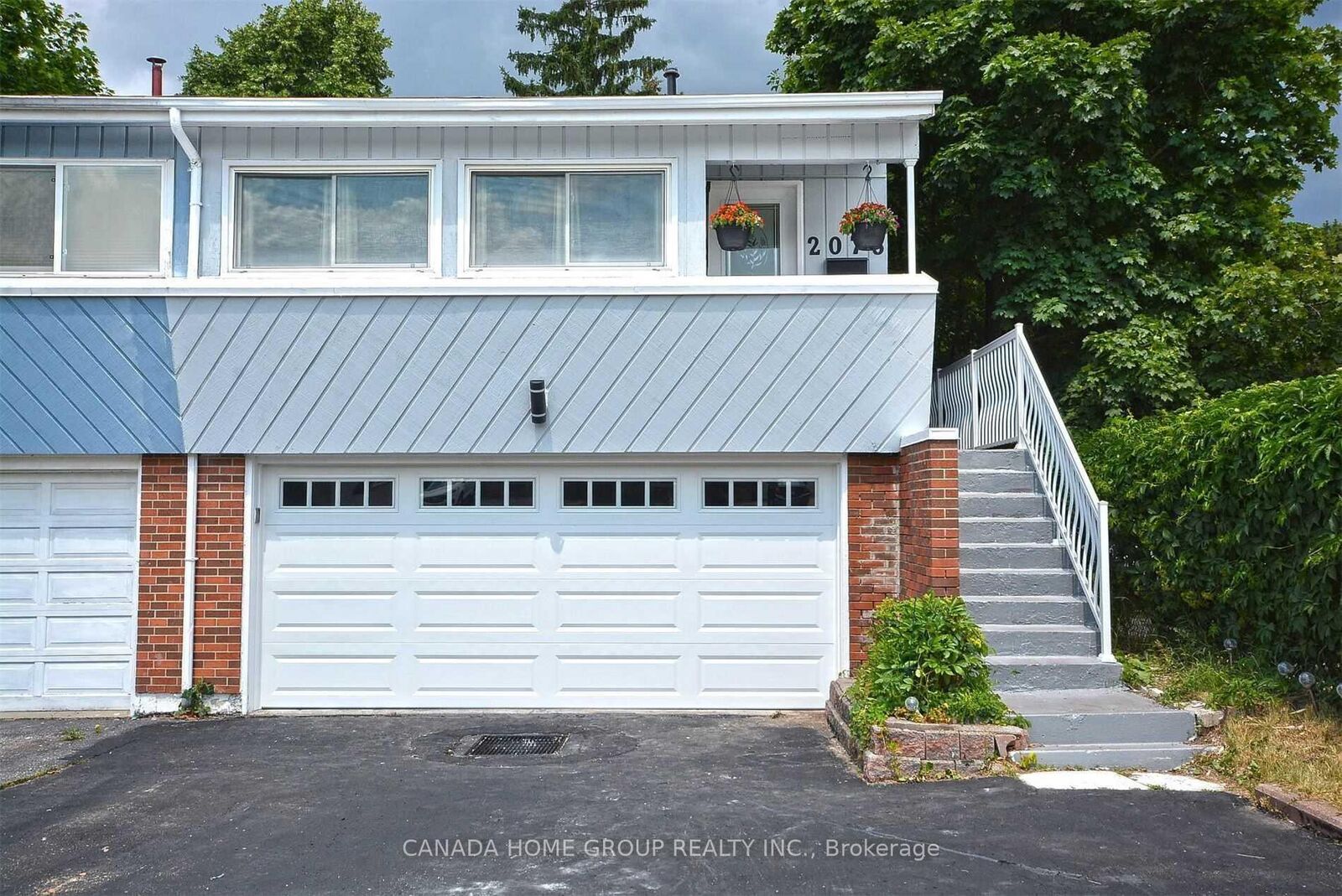 Property Photo:  2073 South Millway Avenue Upper Level  ON L5L 1R4 