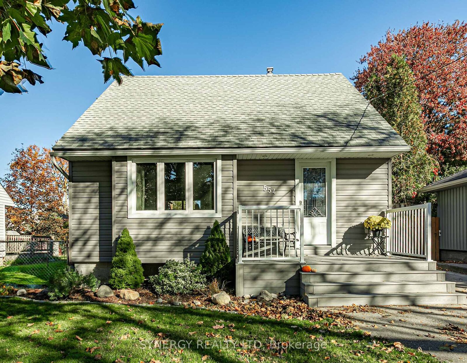 Property Photo:  554 Brunswick Street  ON N5A 3N6 