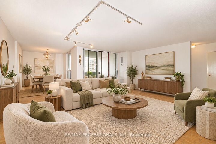 Property Photo:  1515 Lakeshore Road 708  ON L5E 3E3 