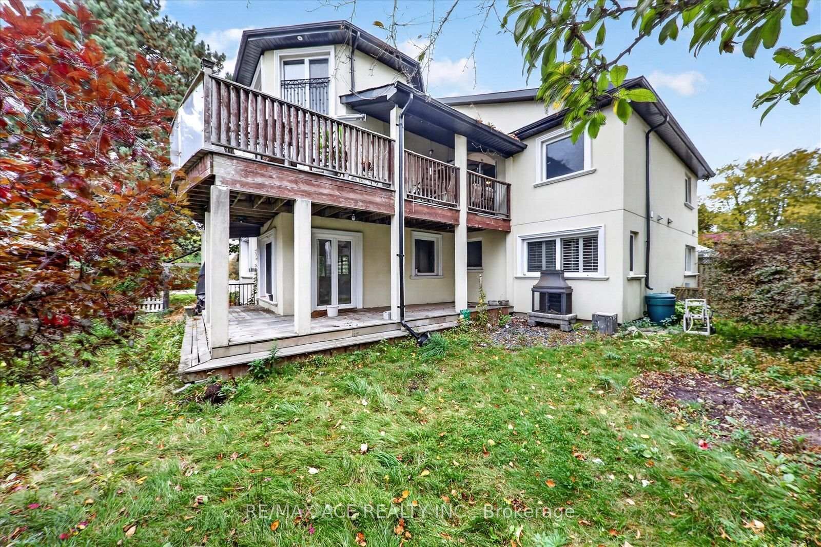 Photo de la propriété:  3 Larwood Boulevard Main  ON M1M 2M4 