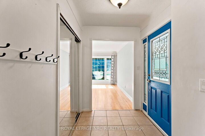 Property Photo:  45 Woodcroft Crescent  ON L3C 2H6 