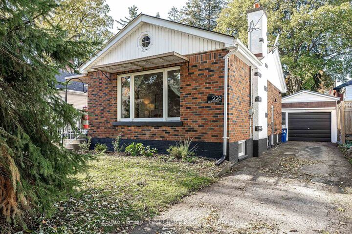 Property Photo:  226 Birmingham Street  ON N5A 2T5 