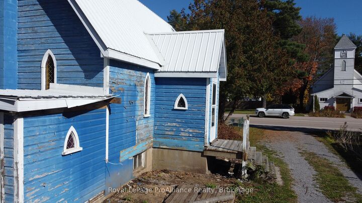 Property Photo:  14184 Hwy 41 N/A  ON K0H 1K0 