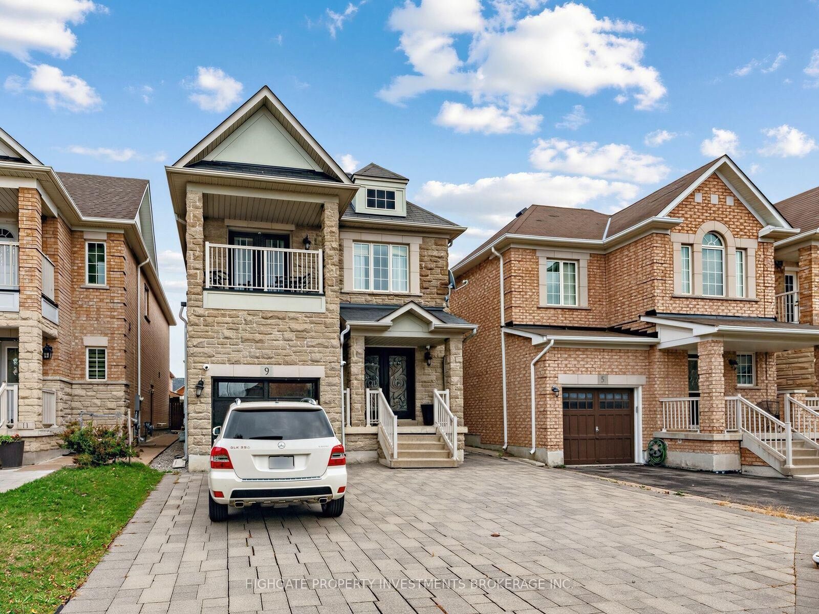 Property Photo:  9 Aidan Drive  ON L4H 0T5 