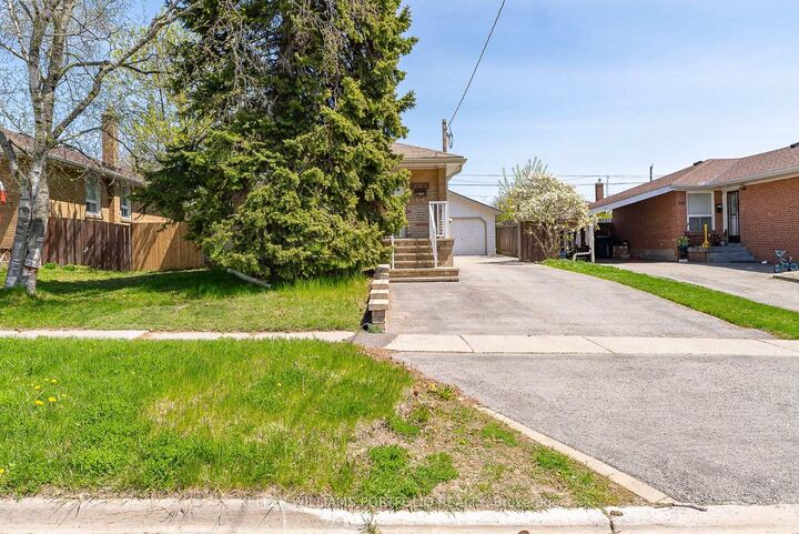 Property Photo:  1519 Lakeside Street Main Flr  ON L1J 3Y4 