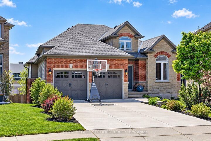 Property Photo:  91 Candlewood Drive  ON L8J 0A3 