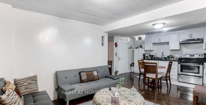 Property Photo:  5967 Leeside Crescent Bsmt  ON L5M 5L9 