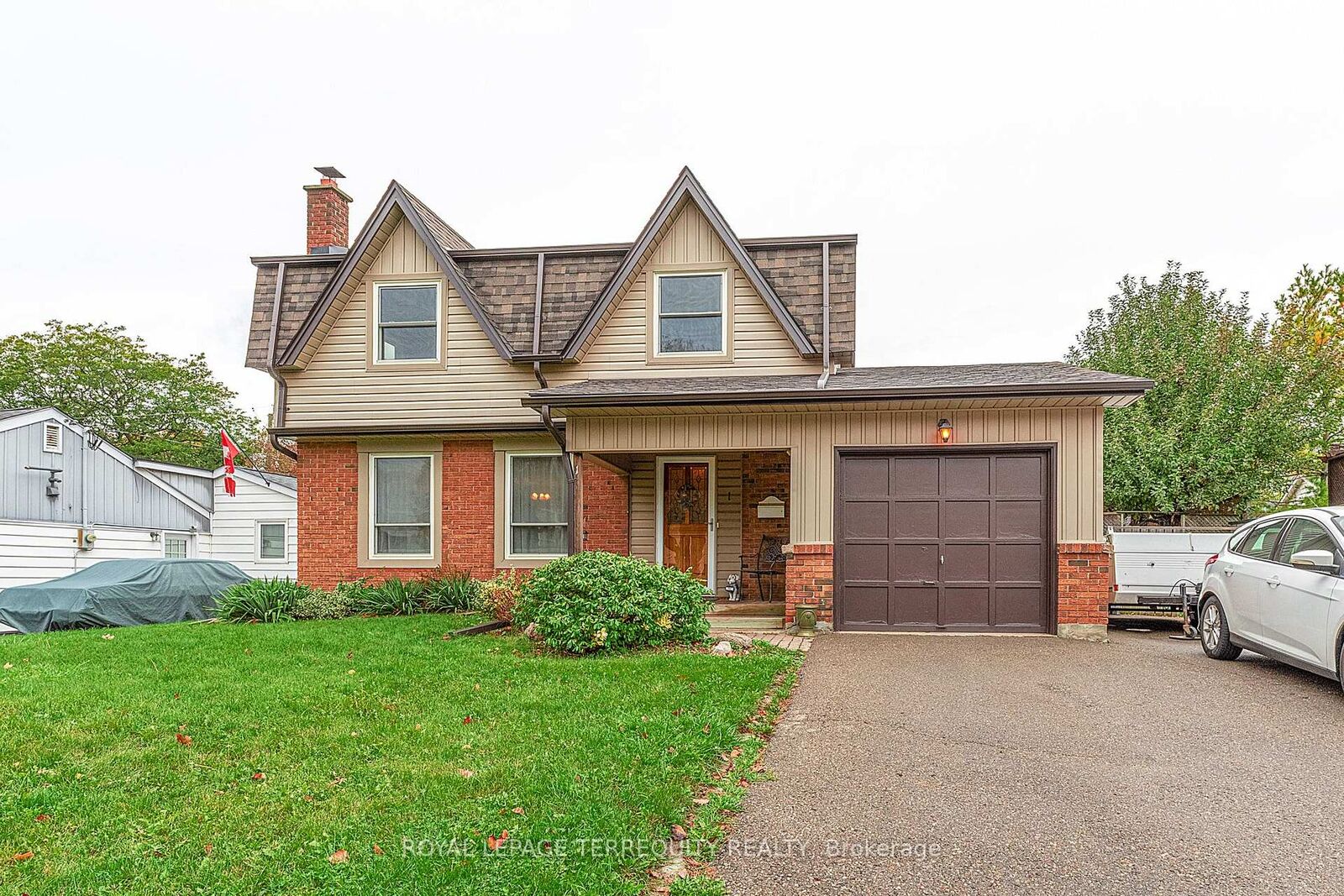Property Photo:  1 Wishbone Crescent  ON L1S 2N6 