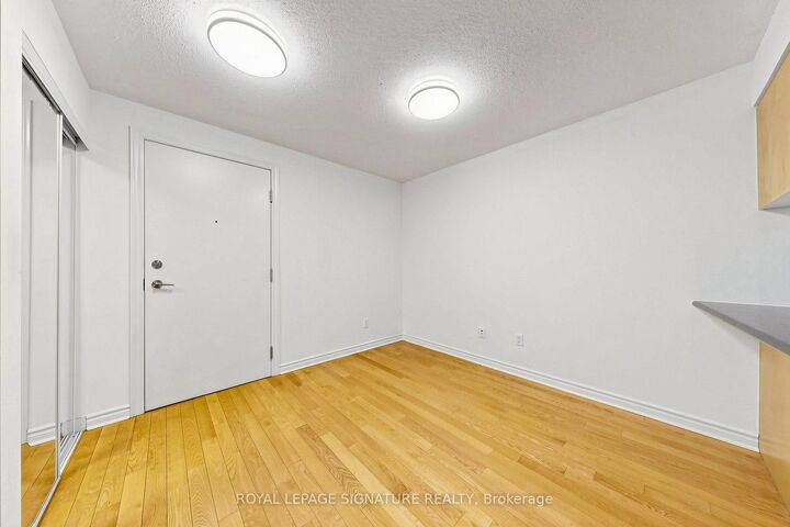 Photo de la propriété:  270 Wellington Street W 313  ON M5V 3P5 