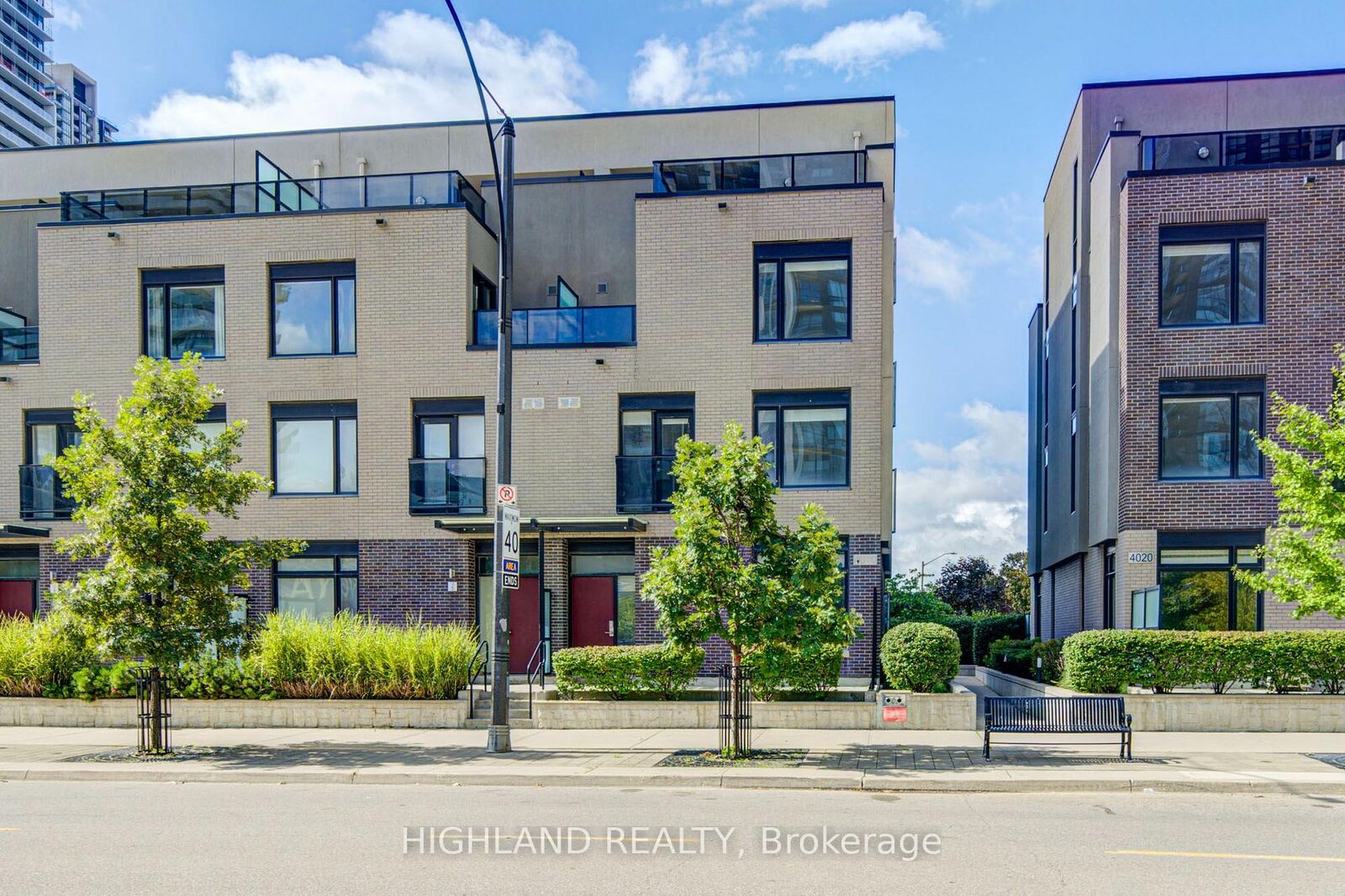 Property Photo: 4010 Parkside Village Drive 6 ON L5B 0K2