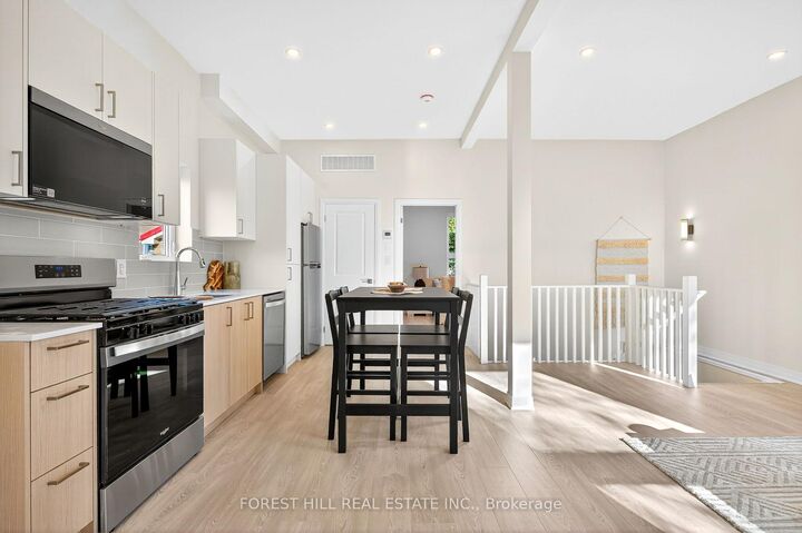 Property Photo:  5 Hopperton Drive R - Garden  ON M2L 2S5 