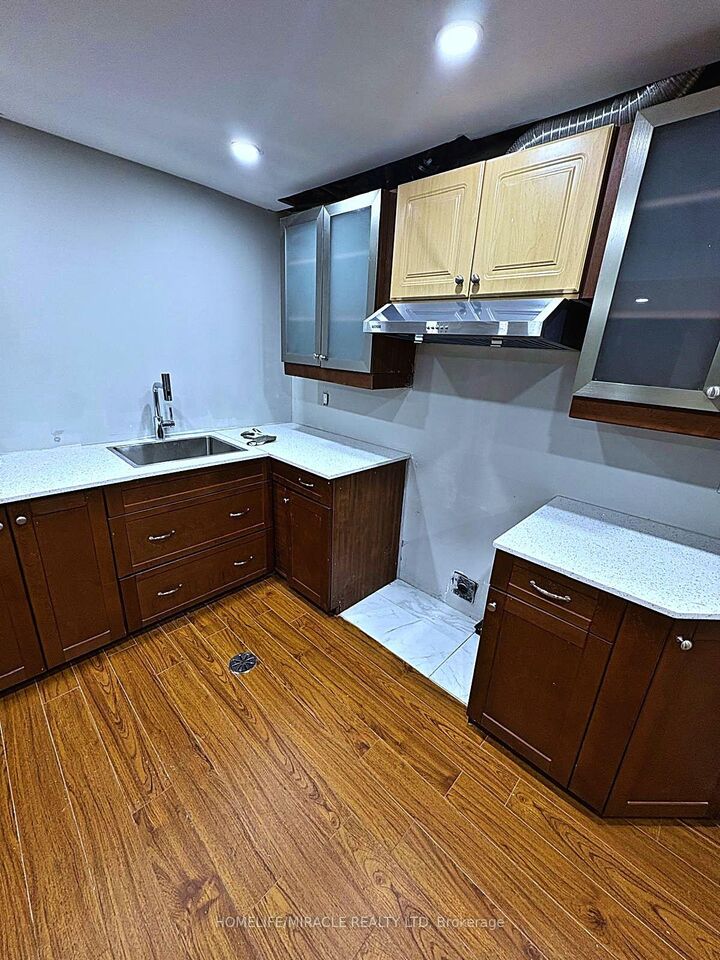 Property Photo:  76 Switzer Drive  ON L1G 3J4 