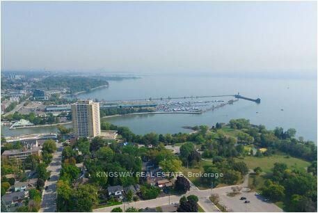 Property Photo:  220 Missinnihe Way 912  ON L5H 0A9 