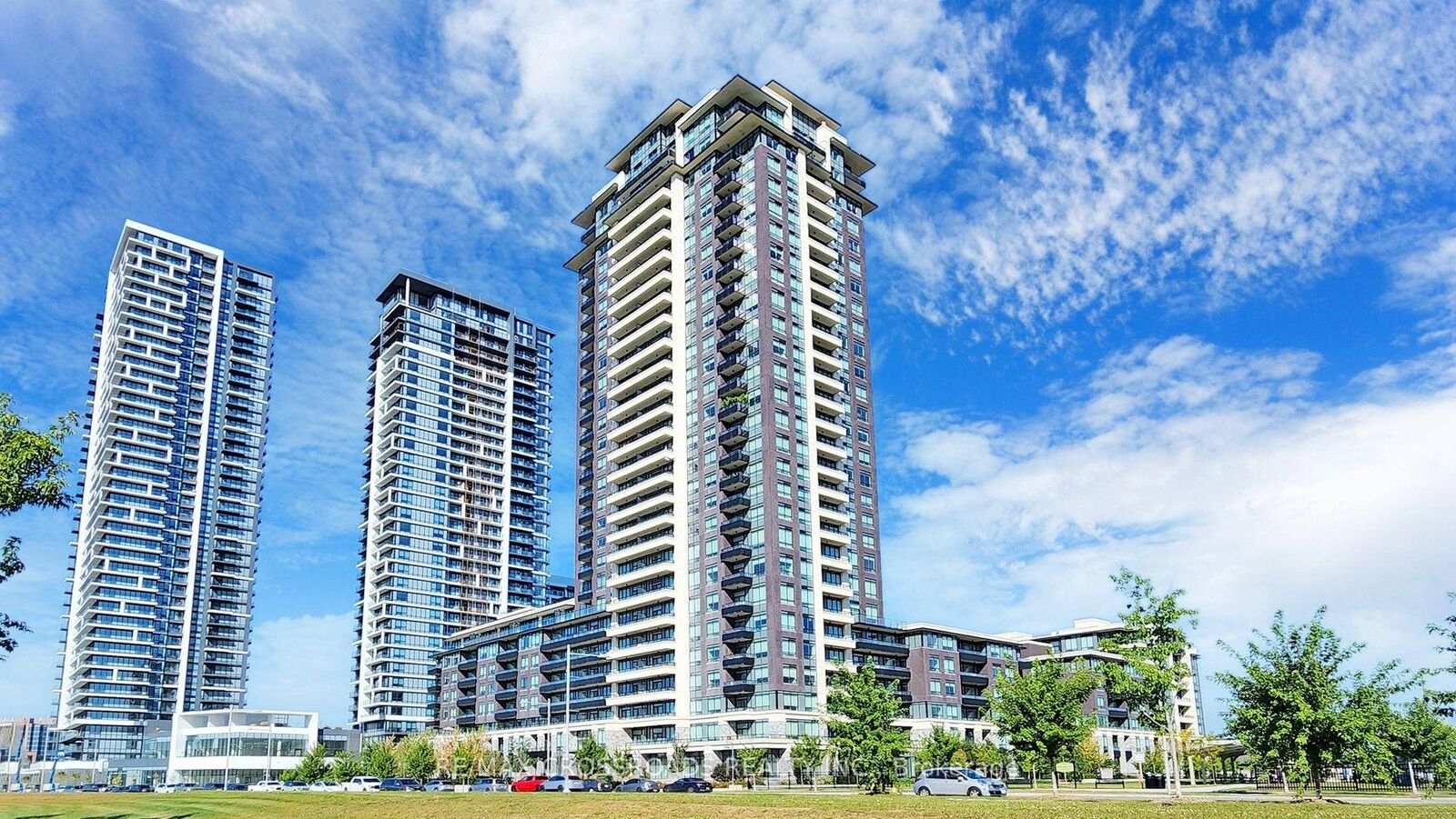 Property Photo:  15 Water Walk Drive 335  ON L6G 0G2 