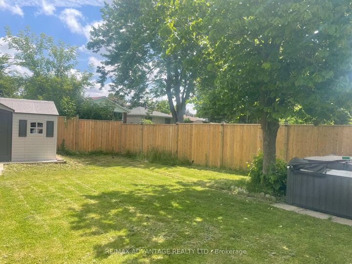 Property Photo:  776 Dundalk Drive  ON N6C 3V2 