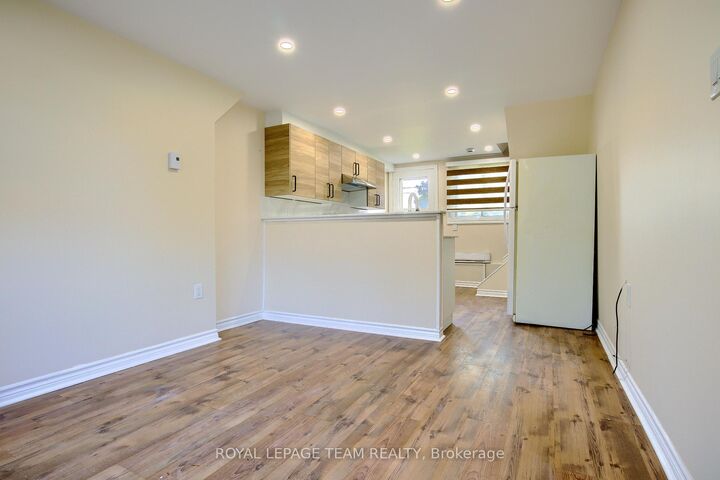Property Photo:  31 Pritchard Drive B  ON K2G 1B2 