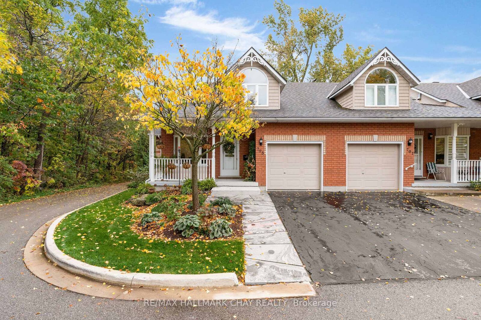 Property Photo:  795 Jane Boulevard  ON L4R 5M3 