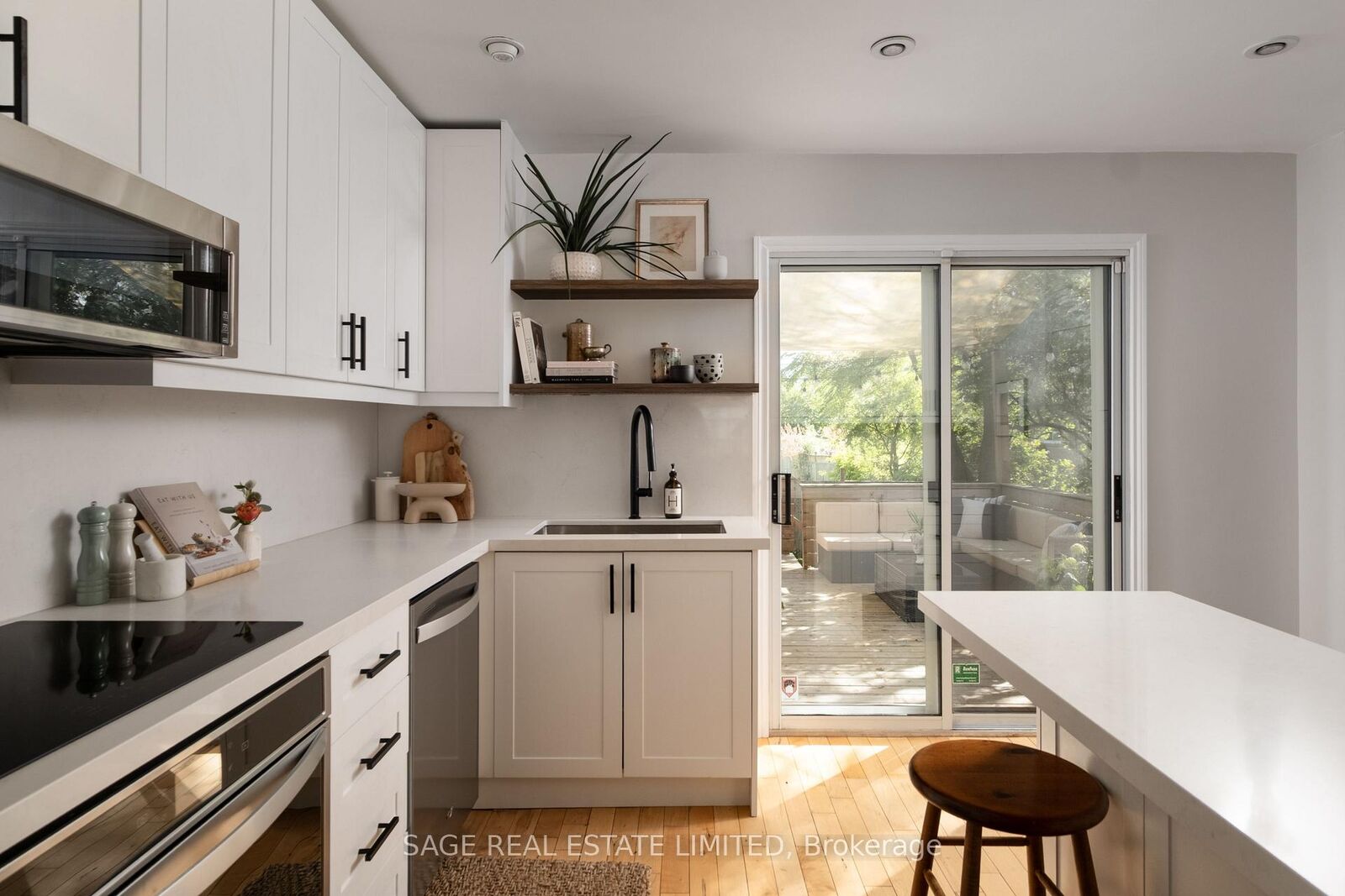 Property Photo:  35 Chapman Avenue  ON M4B 1C4 