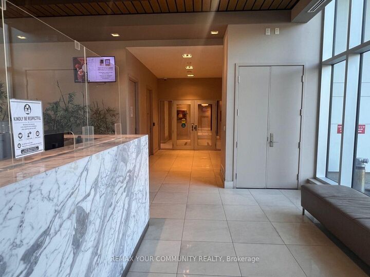 Property Photo: 9600 Yonge Street 1602B ON L4C 0X3