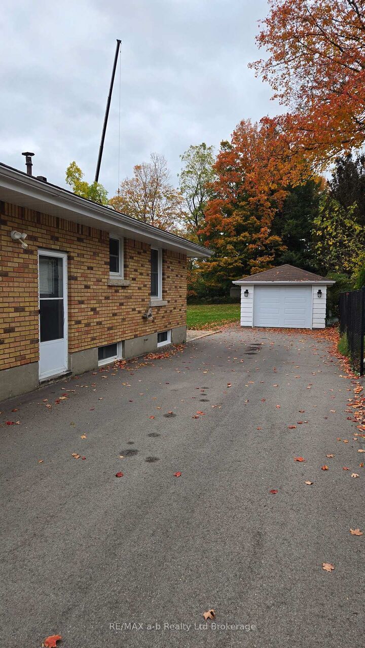 Property Photo: 361 Vincent Street ON N4S 5M5