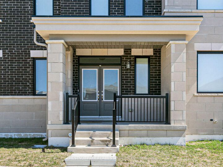 Property Photo: 41 Robert Eaton Avenue ON L3S 3K5