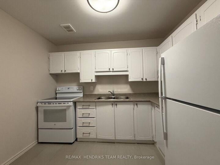 Property Photo:  60 Windward Street 204  ON L2M 4H2 