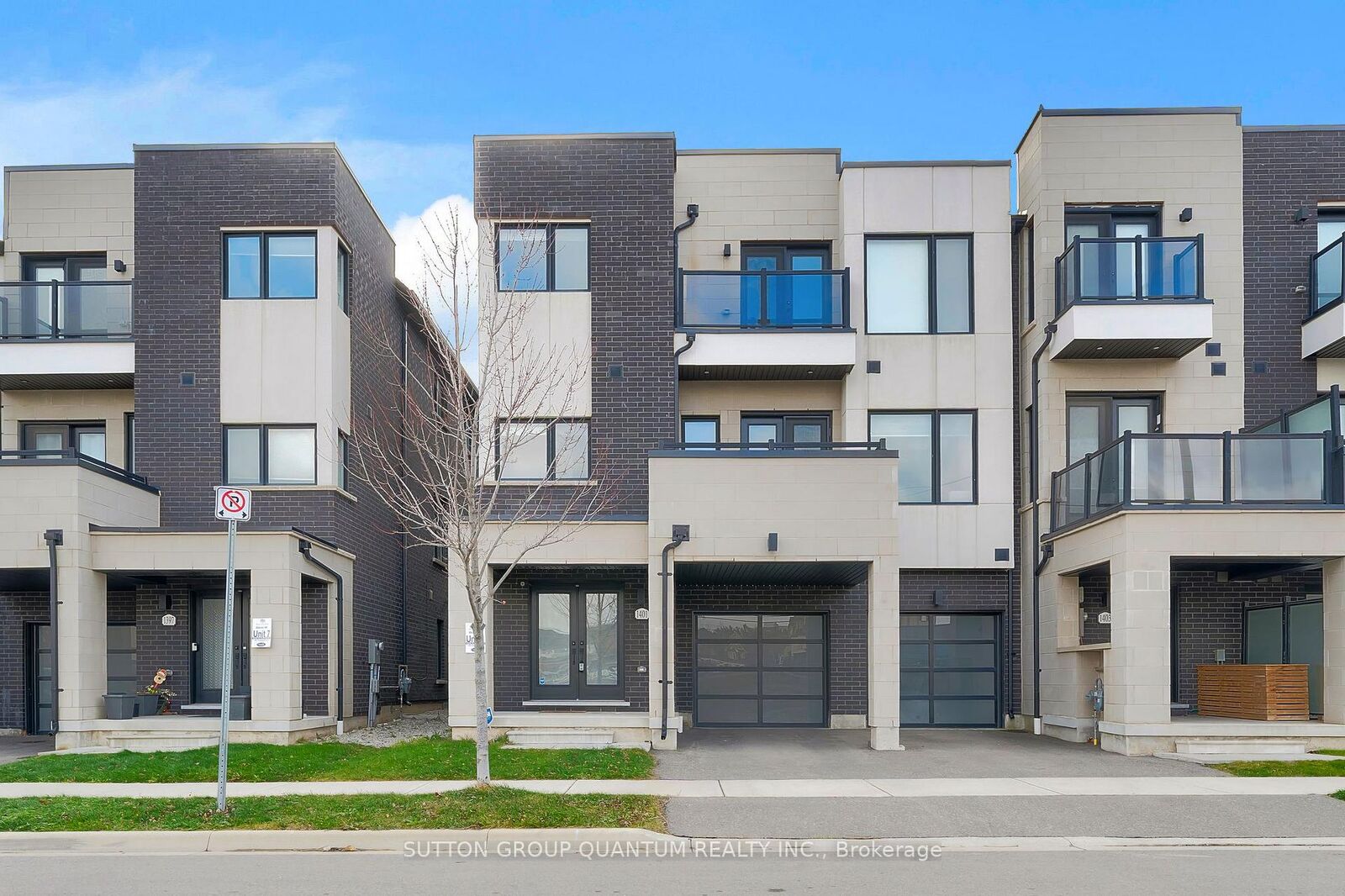 Property Photo:  1401 Clarriage Court  ON L9E 1L6 