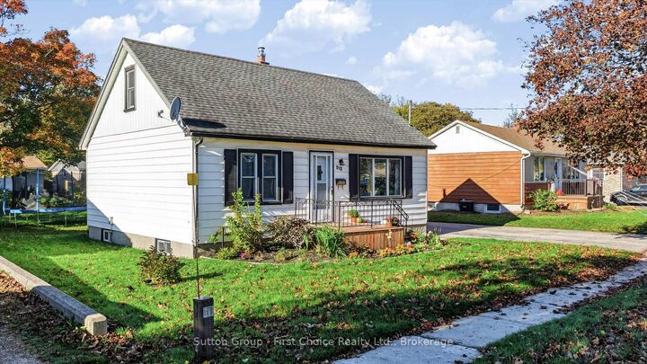 Property Photo:  212 Mary Street  ON N7A 3A9 