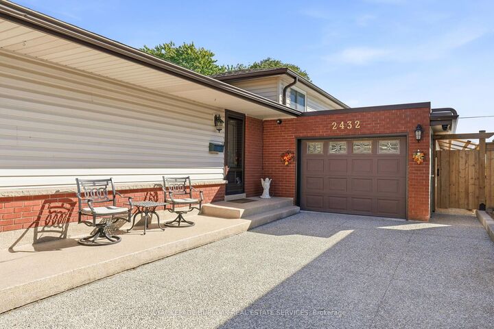 Property Photo:  2432 Cyprus Avenue  ON L7P 1G6 