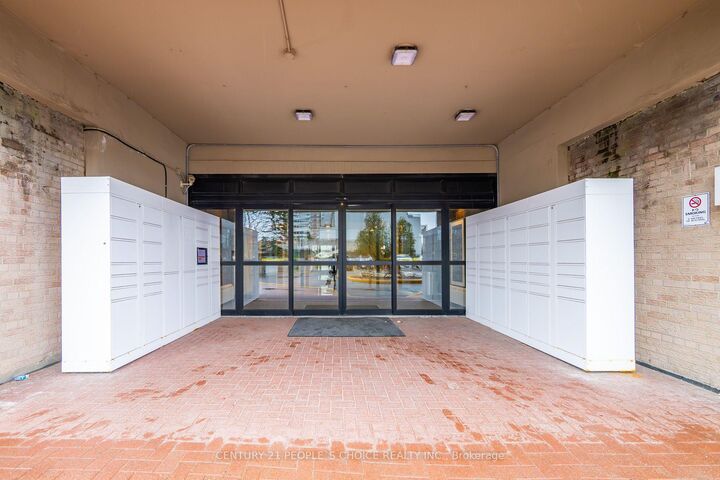 Property Photo: 3390 Weston Road 902 ON M9M 2X3