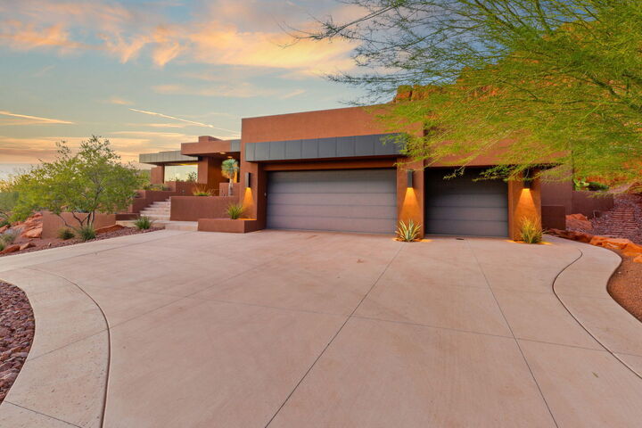 Property Photo:  2072 W Entrada Trail  UT 84770 
